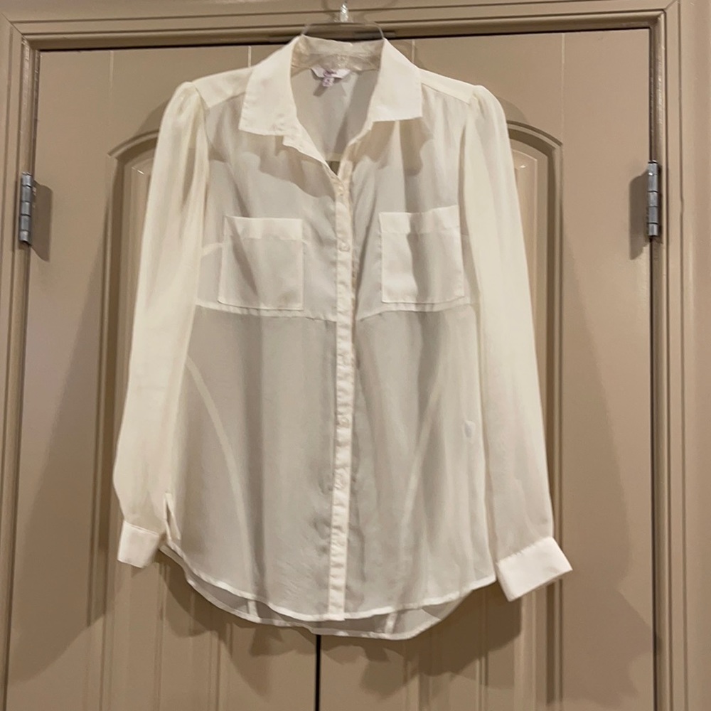 Candie's cream colored blouse